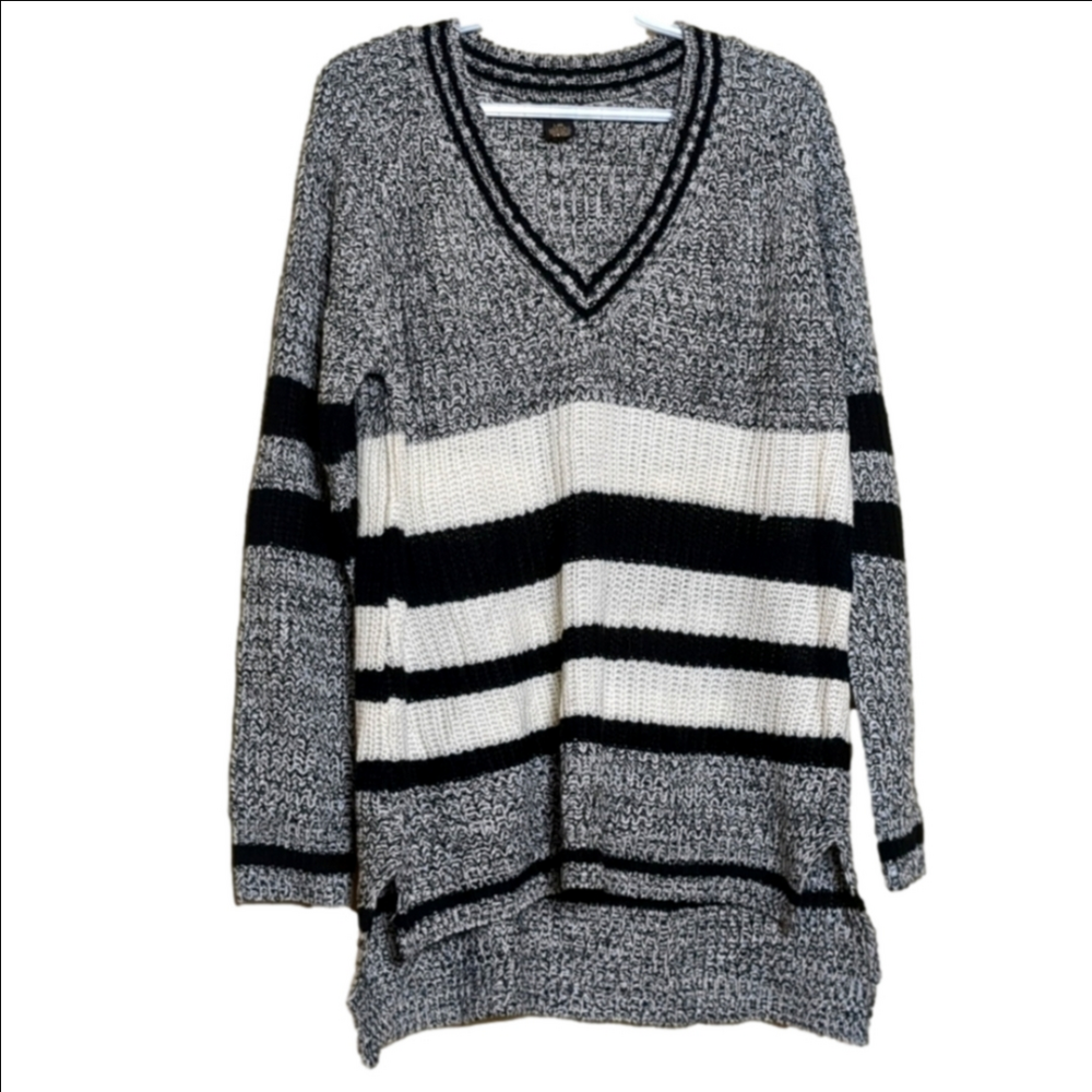 Revamped Chunky Knit Hi-Low Gray Sweater  Size Large